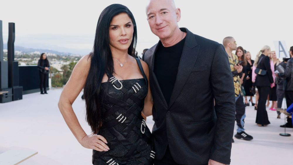 WEST HOLLYWOOD, CALIFORNIA - MARCH 09: (L-R) Lauren Sánchez and Jeff Bezos attend the Versace FW23 Show at Pacific Design Center on March 09, 2023 in West Hollywood, California. (Photo by Emma McIntyre/Getty Images)