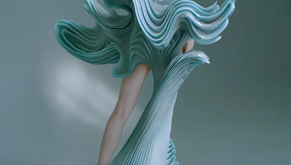 Fashion teacher Yu Yimeng uses AI.