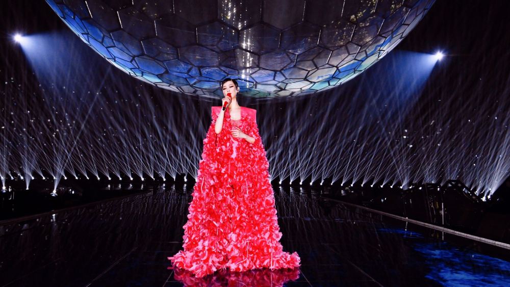 Chris Lee in an Atelier Versace gown.
