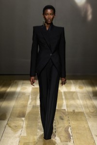 Alexander McQueen RTW Fall 2023