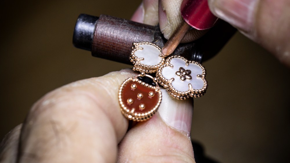 Van Cleef & Arpels Crafts