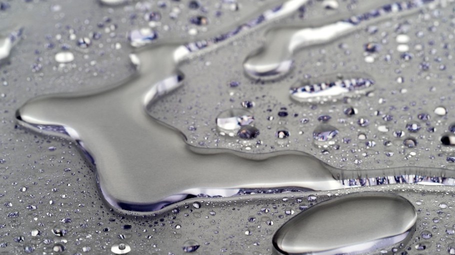 Textiles coated with liquid metals have conductive and antibacterial properties, new research shows.