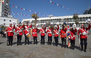 GIBRALTAR, SPAIN - MAY 06: Fourteen soldiers from the Rock have participated in the acts of the coronation of His Majesty King Charles III from the Esplanade (Casemates Square) on May 6, 2023 in Gibraltar. Gibraltar has joined in the celebrations for the coronation of His Majesty King Charles III, which takes place this Saturday. The streets of the Rock have been adorned with decorations to celebrate this day and the Government of Gibraltar has installed a large screen on the Esplanade (Casemates Square) where the historic moment will be broadcast live. (Photo By Nono Rico via Getty Images)
