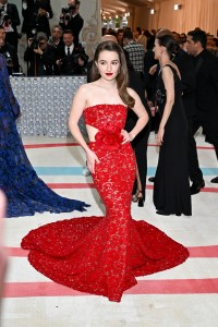 Kaitlyn Dever in Michael Kors