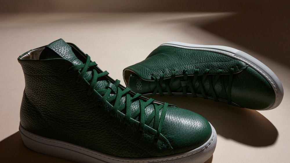 Zvelle's men's high-top sneaker.