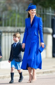 First seen at the 2022 Commonwealth Service, for Easter Sunday Kate re-wore a blue Catherine Walker coat dress with a color coordinated Lock and Co. hat and Emmy London clutch with nude Gianvito Rossi pumps.