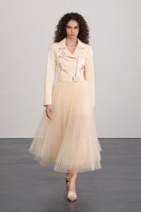 Cinq À Sept Resort 2024