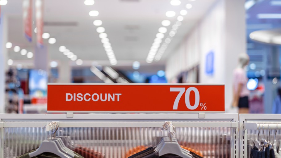 Inventory realignment as sourcing and product costs fall gives global retail & apparel sector a "stable" outlook for the next 12-18 months.