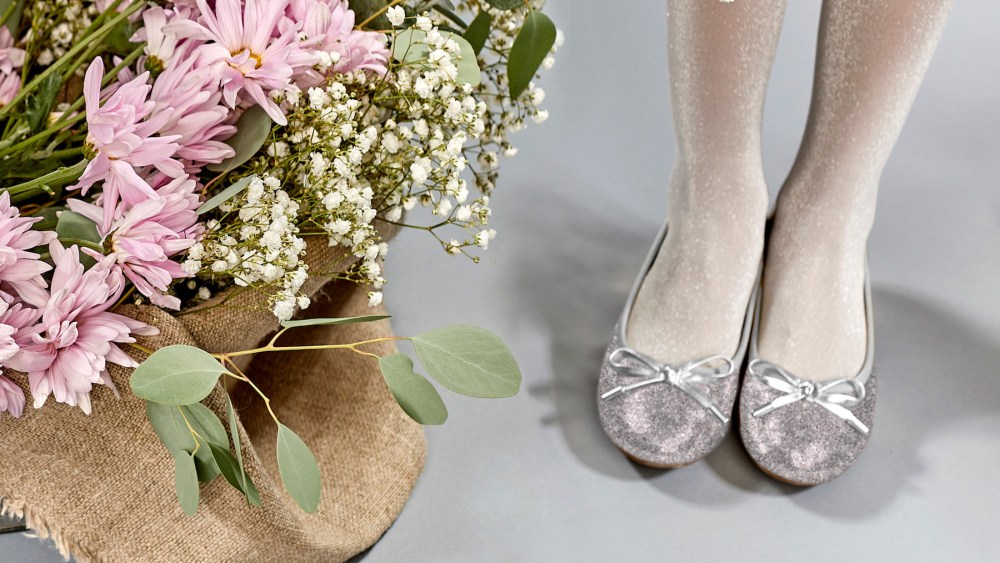 White Mountain's girls' footwear.