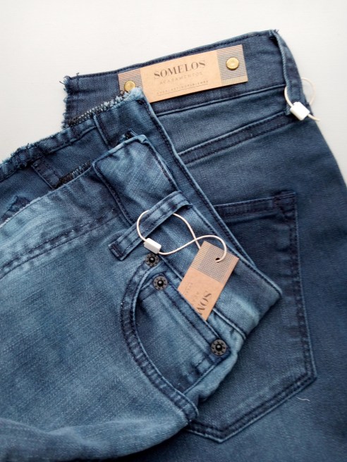 New D/Ox Finishing is a water-saving dyeing and finishing process that generates no wastewater. 