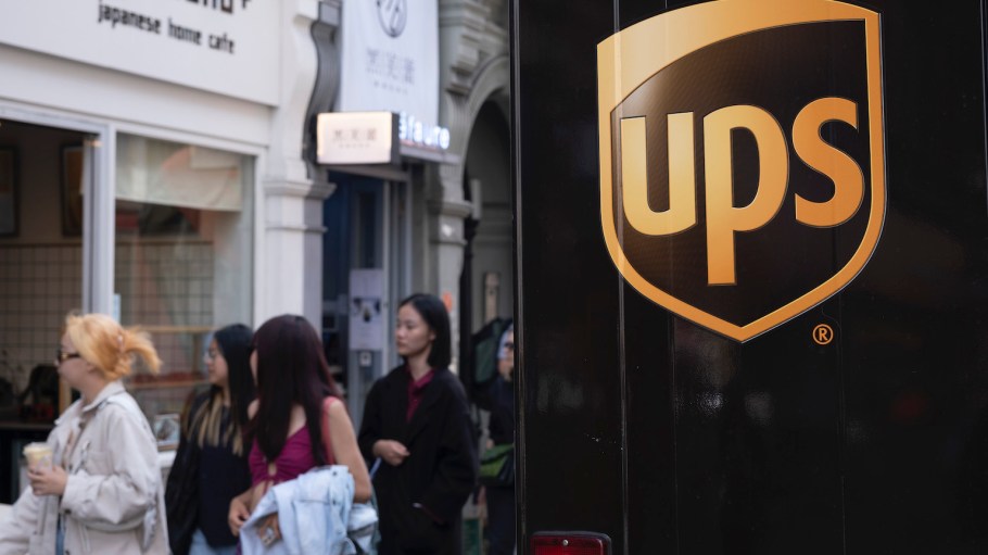 As the Teamsters notch a win for 340,000 UPS workers, the ILWU wants Canada’s government to stay out of West Coast contract negotiations.