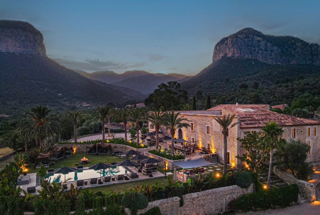A Medieval Mansion in Mallorca Melds Nature With Niceties