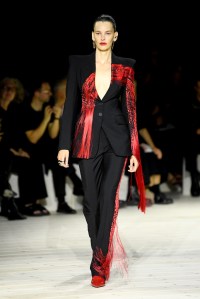 Model on the runway at Alexander McQueen Ready To Wear Spring 2024 held at Careau du Temple on September 30, 2023 in Paris, France.