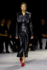 Model on the runway at Alexander McQueen Ready To Wear Spring 2024 held at Careau du Temple on September 30, 2023 in Paris, France.