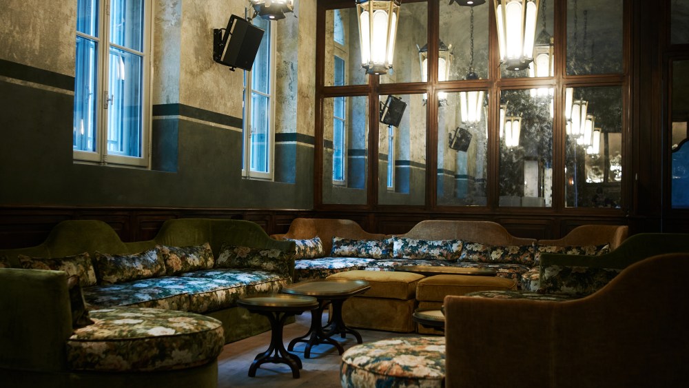 Inside Sogni Milano restaurant