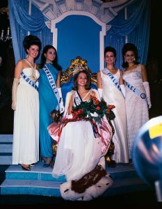(Original Caption) Newly crowned Miss Universe, Sylvia Hitchcock is seen here with her court on July 15th. They were Jennifer Lewis, England; Mariela Perez Branger, Venezuela; Batva Kabiri, Israel; and Ritva Helena Lehto, Finland.