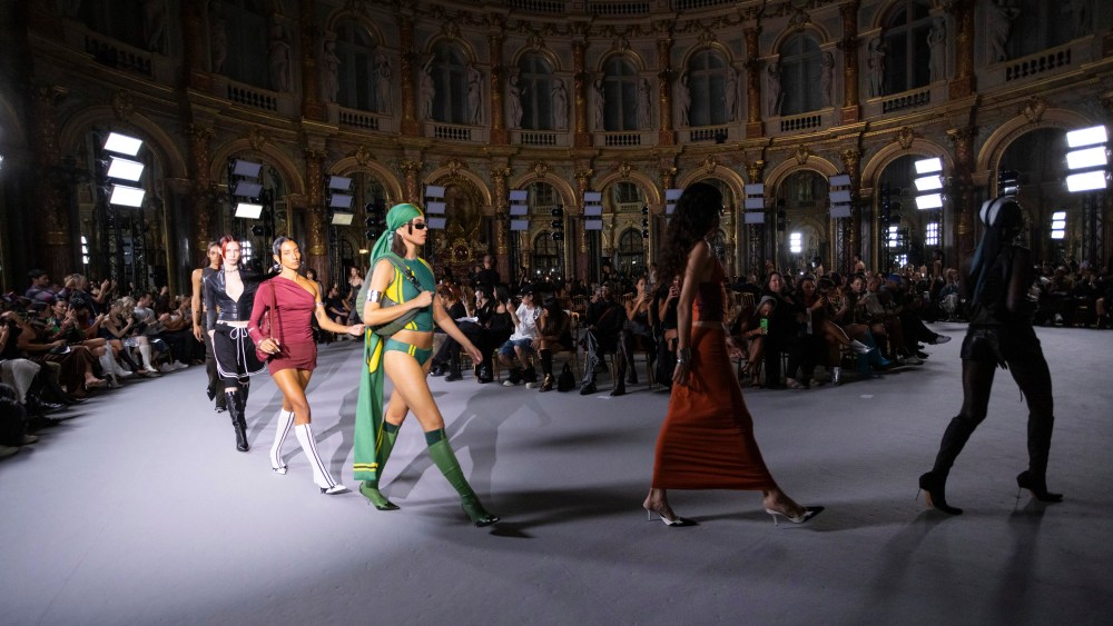 Miaou's runway finale.