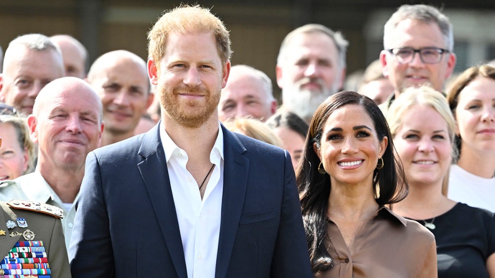 DUESSELDORF, GERMANY - SEPTEMBER 14: Prince Harry, Duke of Sussex and Meghan, Duchess of Sussex meet with NATO Joint Force Command and families from Italy and Netherlands during day five of the Invictus Games D√ºsseldorf 2023 on September 14, 2023 in Duesseldorf, Germany. (Photo by Sascha Schuermann/Getty Images for the Invictus Games Foundation)
