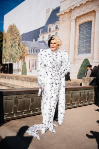 Street style at Paris Fashion Week RTW Spring 2024