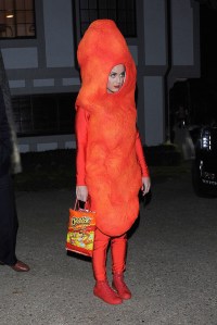 Katy Perry, Cheetos, Kate Hudson, Halloween Party, Celebrity Halloween Costumes, Halloween Costumes Inspiration, Halloween Costumes Ideas,