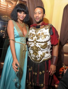 Chrissy Teigen, John Legend, Cleopatra, Julius Caesar, Halloween Party, Celebrity Halloween Costumes, Halloween Costumes Inspiration, Halloween Costumes Ideas,