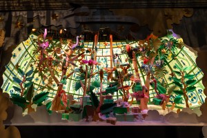 PARIS, FRANCE - NOVEMBER 09: A close-up at a window shop during the 'Noel en Papier, Les voeux sont exauces' Christmas decorations unveiling at Le Printemps on November 09, 2023 in Paris, France. (Photo by Marc Piasecki/Getty Images )