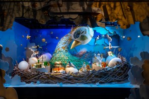 PARIS, FRANCE - NOVEMBER 09: A close-up at a window shop during the 'Noel en Papier, Les voeux sont exauces' Christmas decorations unveiling at Le Printemps on November 09, 2023 in Paris, France. (Photo by Marc Piasecki/Getty Images )