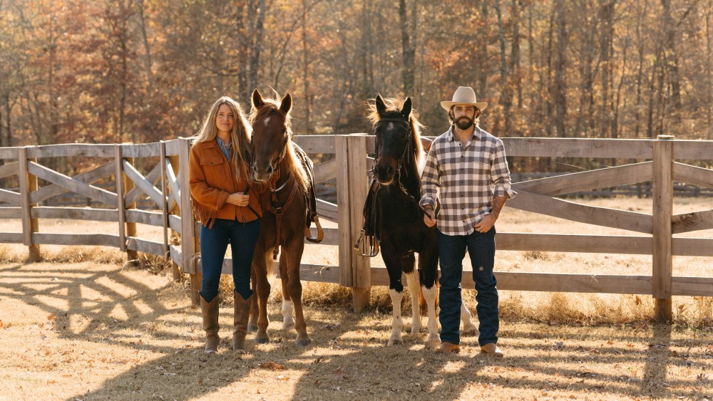 Lauren Akins, Thomas Rhett, Daisy, cowboy, perfume, horses, Ranger station