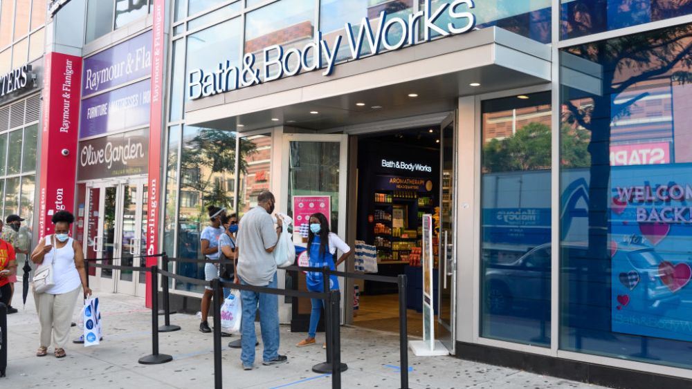 Bath & Body Works, store, nyc, facade, store front, sign,