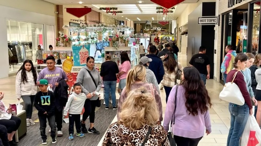 The scene on Saturday at Richland Mall in Waco, Texas, which is owned by CBL Properties.