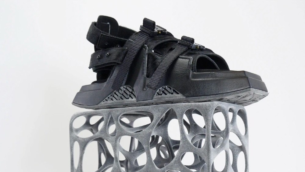 Unknown Union launched the first style made with Hilos Studio on Thursday.