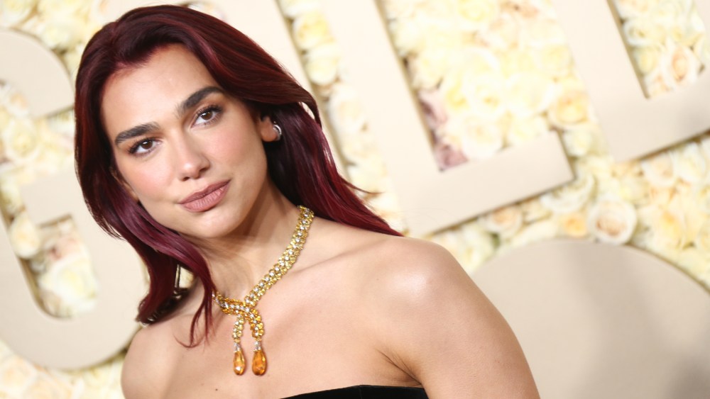 Dua Lipa, golden globes, red carpet, looks,