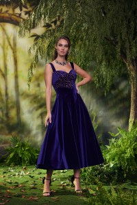 Tadashi Shoji fall 2024 ready-to-wear collection at New York Fashion Week.