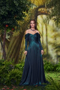 Tadashi Shoji fall 2024 ready-to-wear collection at New York Fashion Week.
