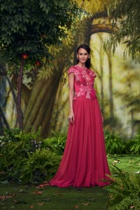 Tadashi Shoji fall 2024 ready-to-wear collection at New York Fashion Week.