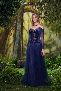 Tadashi Shoji fall 2024 ready-to-wear collection at New York Fashion Week.