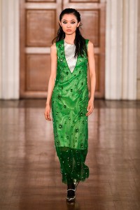 Huishan Zhang Fall 2024 ready-to-wear runway, fashion show & collection photos. Designed by Huishan Zhang at London Fashion Week, February 2024.