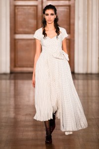 Huishan Zhang Fall 2024 ready-to-wear runway, fashion show & collection photos. Designed by Huishan Zhang at London Fashion Week, February 2024.