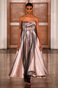 Huishan Zhang Fall 2024 ready-to-wear runway, fashion show & collection photos. Designed by Huishan Zhang at London Fashion Week, February 2024.