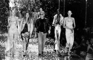 Eva Herzigova, Alek Wek, Shirley Mallmann, Roberto Cavalli and Eva Cavalli walk the runway at Spring 2000 show finale