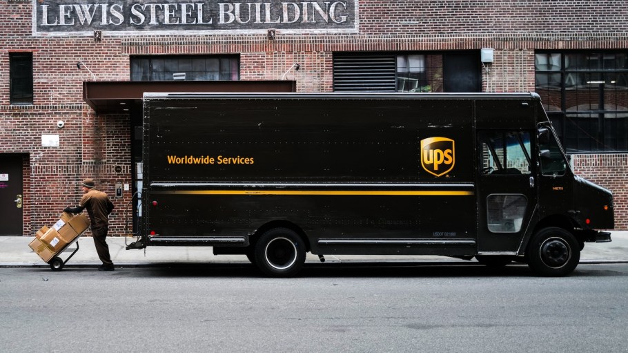 According to Carol Tomé, UPS CEO, the rate of decline in the U.S. slowed as the season progressed, with average daily volume dipping less than 1 percent year over year in March. In a Tuesday morning earnings call, Tomé attributed the improvements to new volume being pulled into the UPS network.