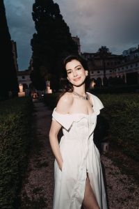Anne Hathaway