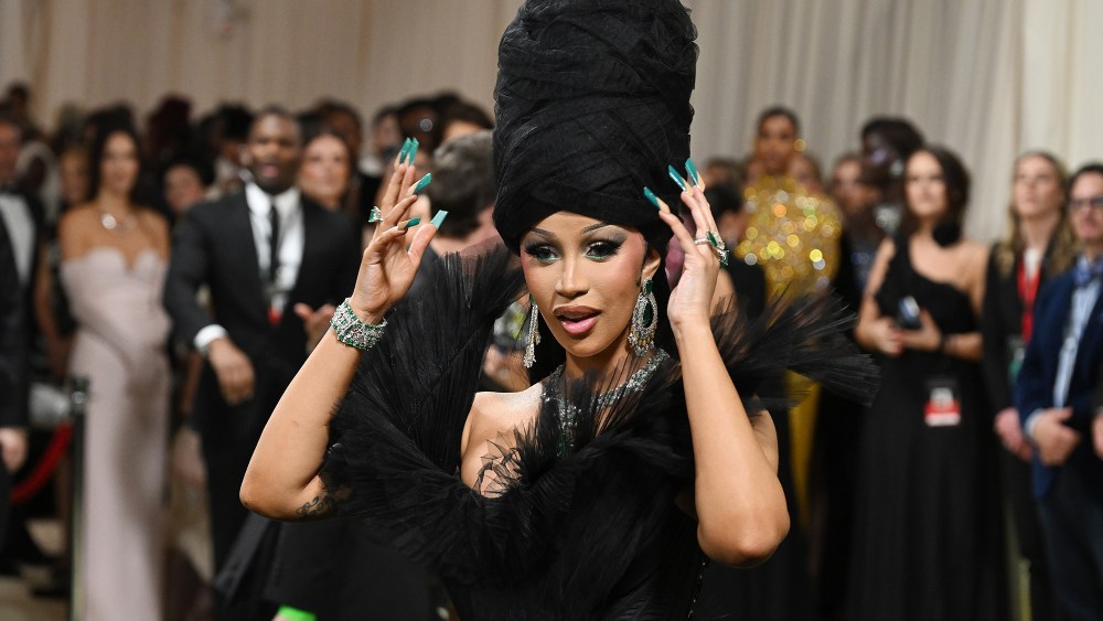 Cardi B at the 2024 Met Gala: "Sleeping Beauties: Reawakening Fashion" on May 6 in New York, Vogue, red carpet, Windowsen
