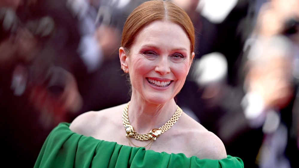 CANNES, FRANCE - MAY 19: Julianne Moore attends the "Horizon: An American Saga" Red Carpet at the 77th annual Cannes Film Festival at Palais des Festivals on May 19, 2024 in Cannes, France. (Photo by Gareth Cattermole/Getty Images)