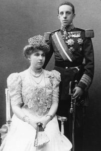 Alfonso XIII (1886 - 1941), King of Spain (1886 - 1931) and  Victoria Eugenie, Queen of Spain (known as Ena), whom he married in 1906.  She is a grand-daughter of Queen Victoria.    (Photo by Topical Press Agency/Getty Images)