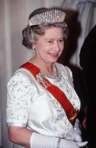 BRUHL, GERMANY - OCTOBER 19:  Queen Wearing Russian Fringe Tiara, Diamond Necklace And Queen Mary's True Lovers Knot Brooch For A Banquet At The Schloss Augustusburg In Germany  (Photo by Tim Graham Photo Library via Getty Images)