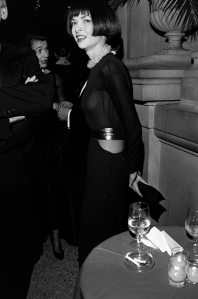 Anna Wintour attend an event at the Metropolitan Museum of Art in New York City on February 7, 1990.