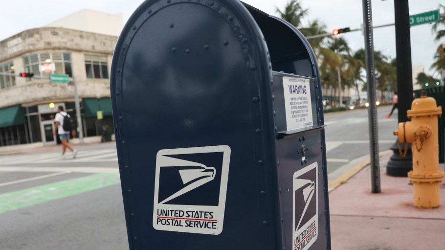 The agency is also proposing 25 percent price hike per shipment for users of its high-volume Parcel Select ground delivery service.