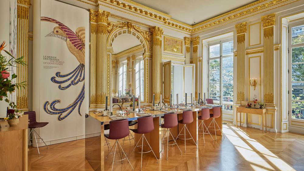 A class set up in the grand salons of the Hotel de Mercy Argenteau.