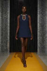 Cinq à Sept Resort 2025 Ready-to-Wear Collection